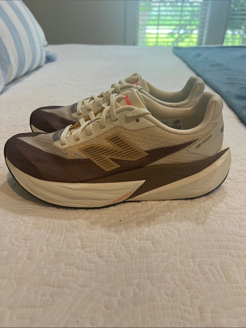 New Balance FuelCell Women's Running Shoe - Cream & brown with mauve tint. - Picture 6 of 8